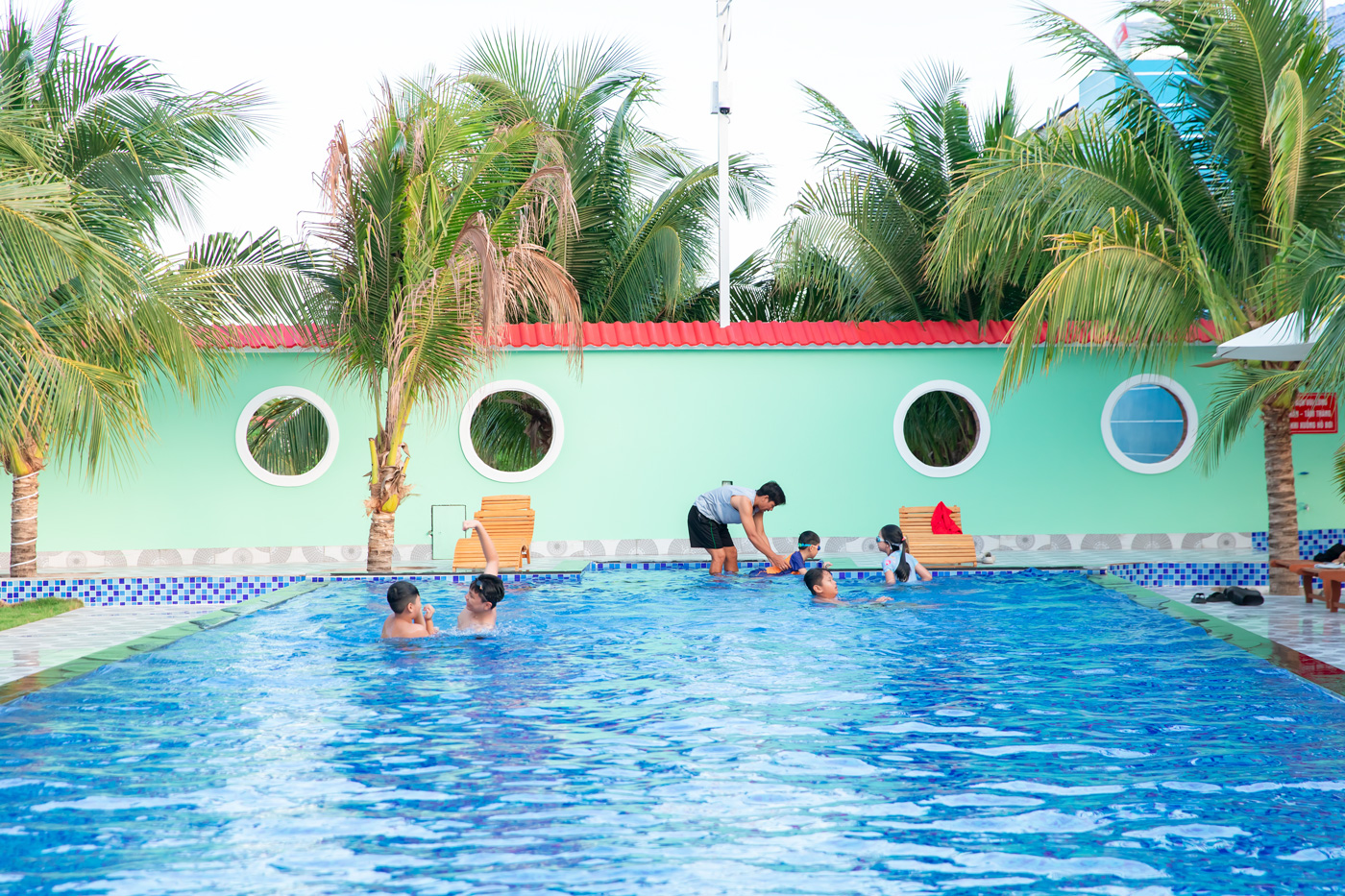 Hồ bơi ngoài trời